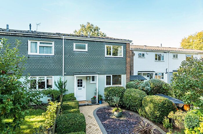3 Bedroom End Of Terrace House For Sale In Redwing Avenue, Godalming, Surrey, GU7