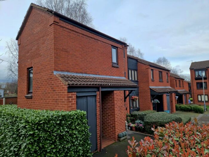 Studio To Rent In Spring Pool, Warwick, CV34