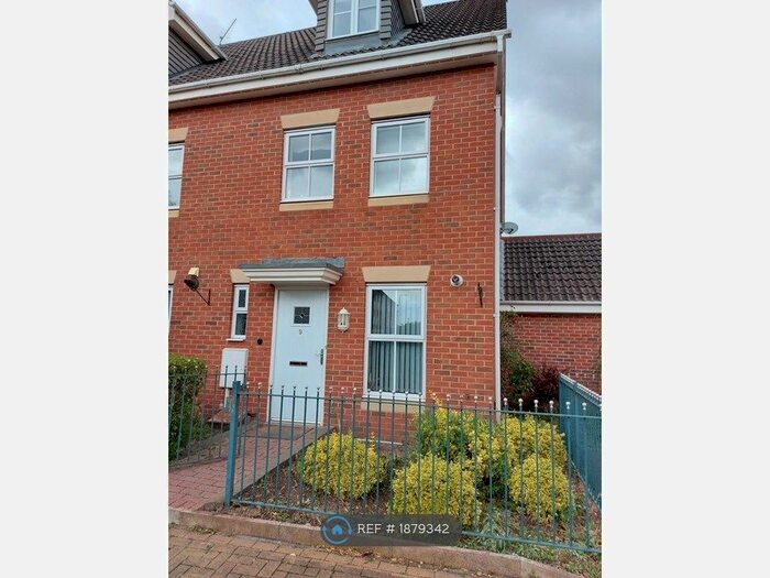 3 Bedroom Semi-Detached House To Rent In Woodward Avenue, Beeston, Nottingham, NG9
