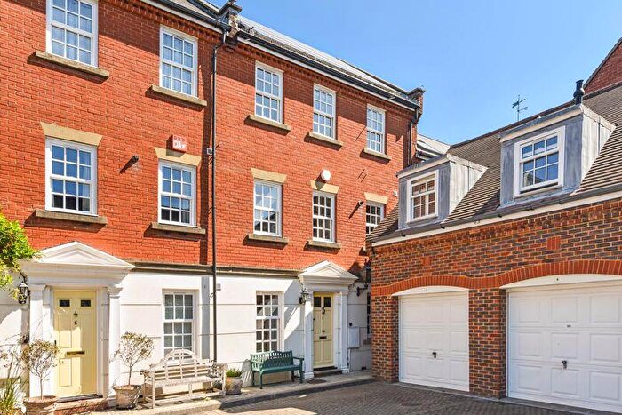 4 Bedroom Terraced House For Sale In Frobisher Gardens, Emsworth, PO10