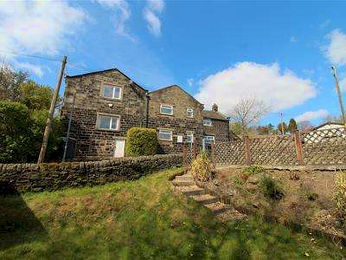 3 Bedroom Property To Rent In Norland, Sowerby Bridge, HX6