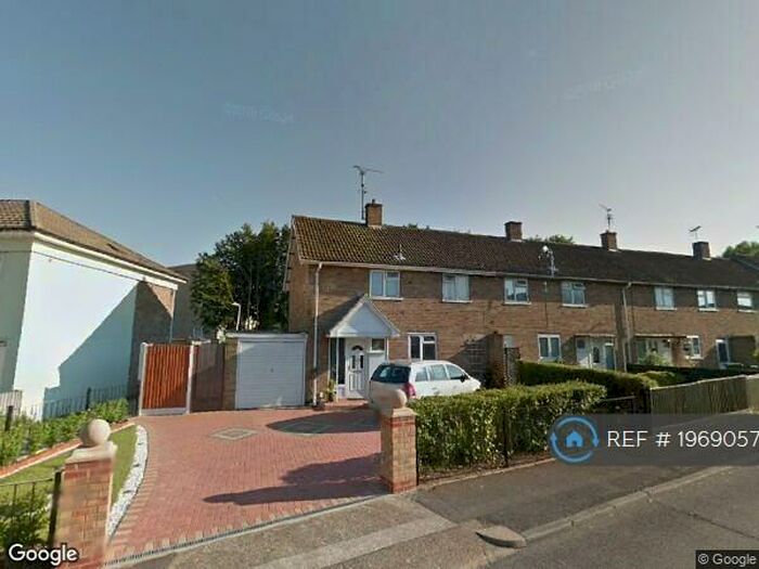 3 Bedroom End Of Terrace House To Rent In Redgrave Road, Basildon, SS16