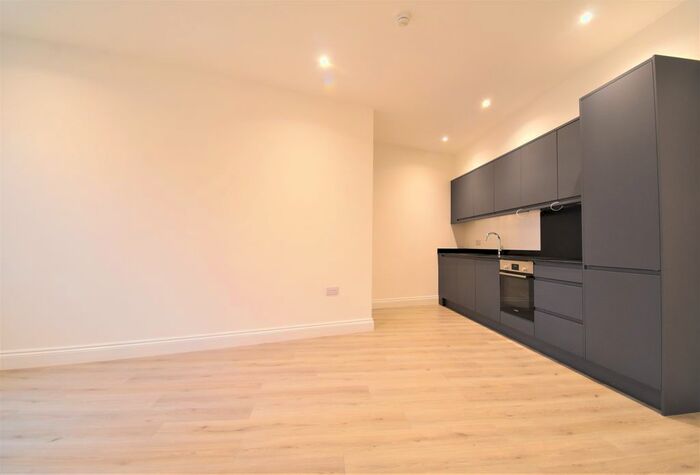 1 Bedroom Flat To Rent In Lodge Lane, London, N12