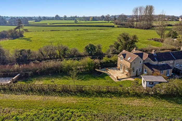 4 Bedroom Semi-Detached House For Sale In Minety Lane, Oaksey, Malmesbury, Wiltshire, SN16