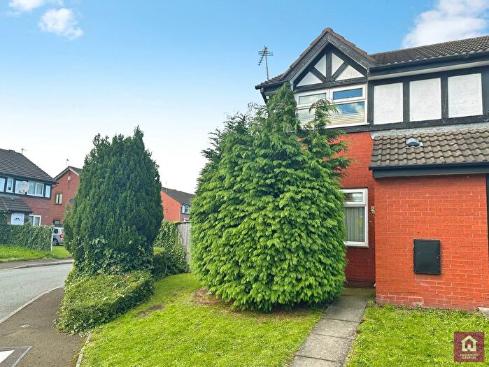 2 Bedroom Semi-detached House To Rent In Kershope Grove, Salford, M5