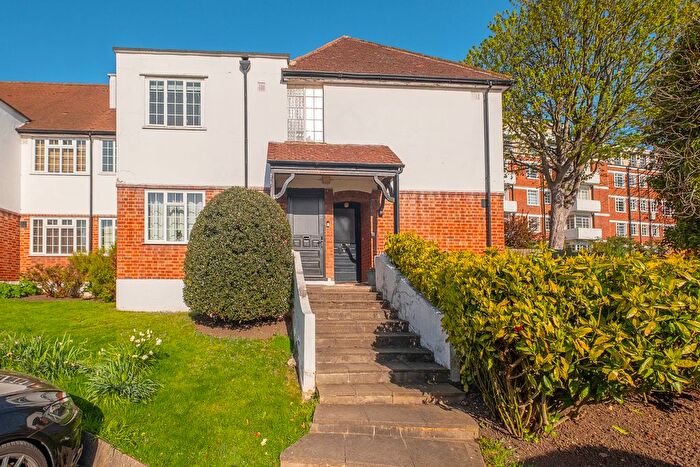 3 Bedroom Flat For Sale In Raymond Road, London, SW19