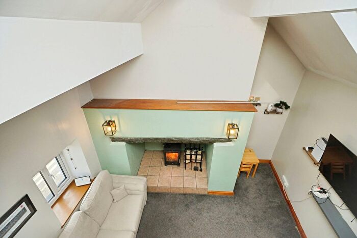 2 Bedroom Terraced House For Sale In Efailnewydd, Pwllheli, LL53
