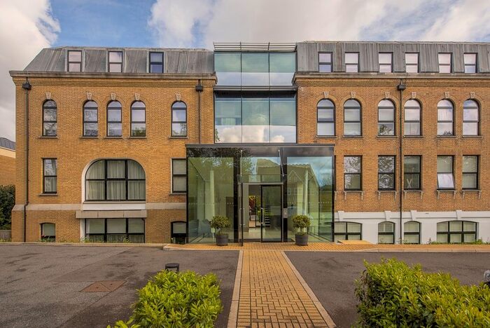 2 Bedroom Flat To Rent In Hampton Road, Teddington, TW11