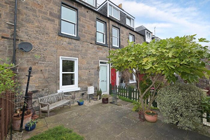 1 Bedroom Flat For Sale In Maryfield Place, Edinburgh, EH7