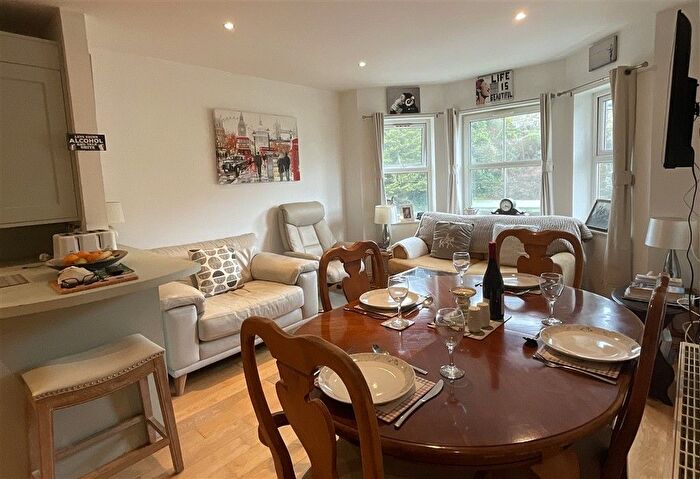 2 Bedroom Flat For Sale In Alpine Road, Ventnor, Isle Of Wight, PO38