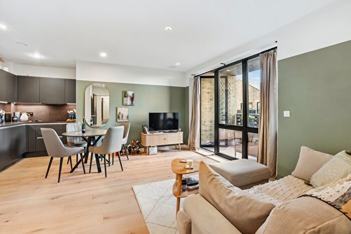 1 Bedroom Flat For Sale In Sarsen House, Hanwell Square, Hanwell, London, W7