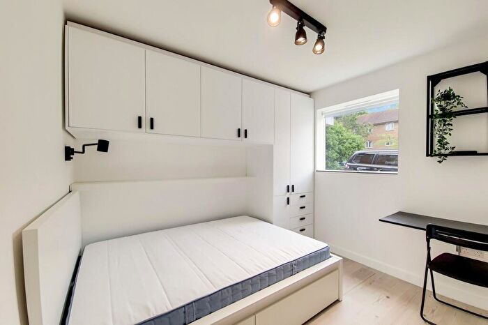 1 Bedroom House Of Multiple Occupation To Rent In Hospital Way, Hither Green, SE13