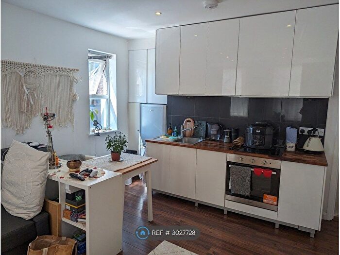 1 Bedroom Maisonette To Rent In Hessel Street, London, E1