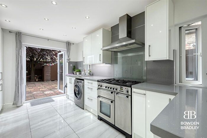 3 Bedroom Terraced House For Sale In Wellesley Road, London, E17