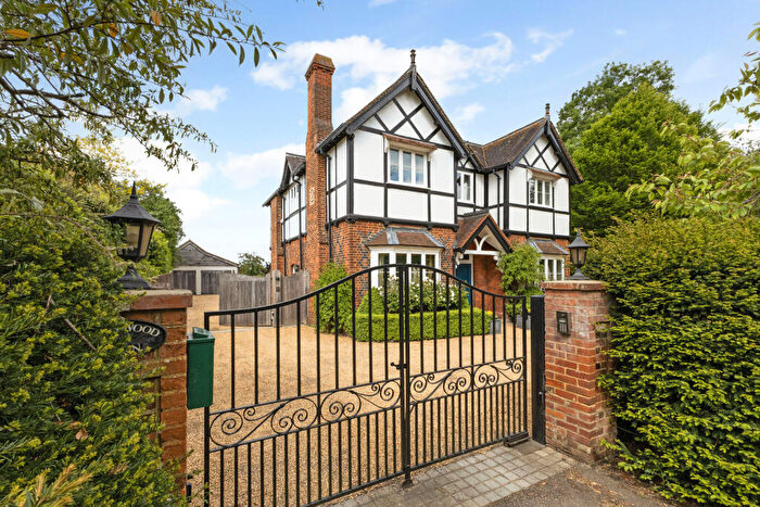 5 Bedroom Detached House For Sale In Oakley Green Road, Windsor, SL4