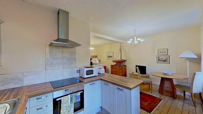 1 Bedroom Flat To Rent In Coinyie House Close, Edinburgh, EH1