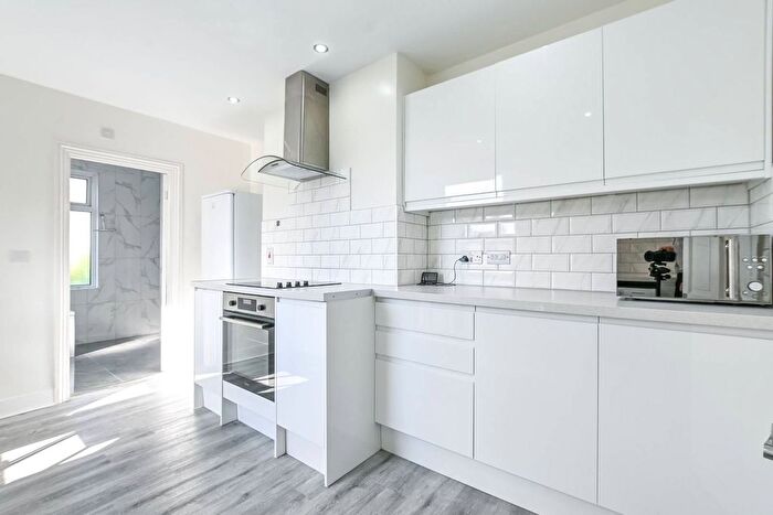 1 Bedroom Flat To Rent In Thorpe Road, Walthamstow, E17