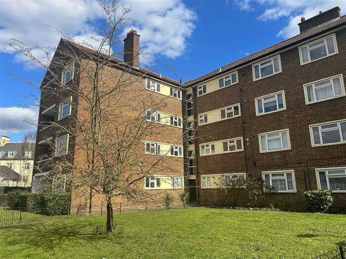1 Bedroom Flat To Rent In West Hall Road, Kew, Richmond, TW9