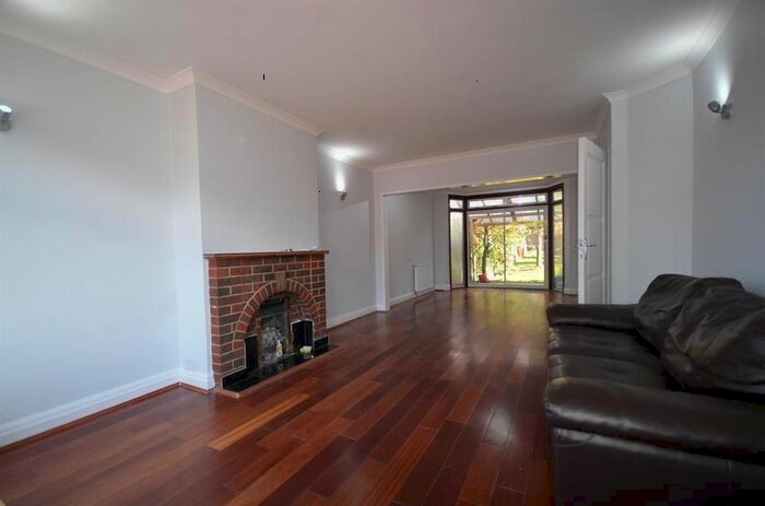 4 Bedroom Semi-Detached House To Rent In Regal Way, Kenton, Harrow, HA3