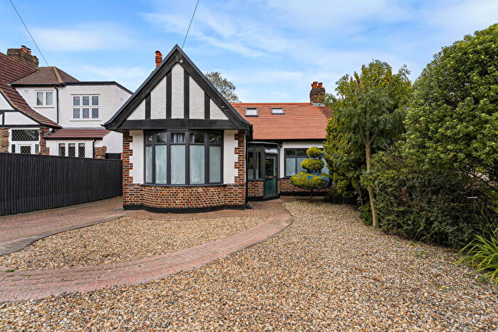 5 Bedroom Semi-Detached Bungalow For Sale In Wickham Road, Croydon, CR0