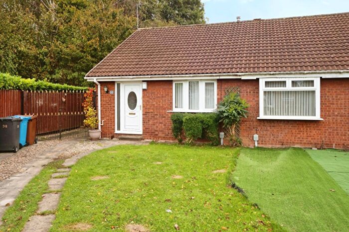 2 Bedroom Bungalow For Sale In Oxenhope Road, Hull, Humberside, HU6