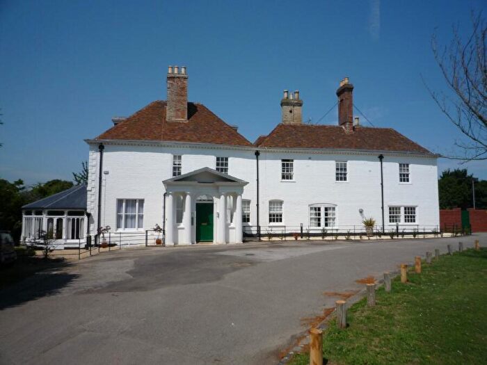 1 Bedroom Flat To Rent In The Mount, Faversham, ME13