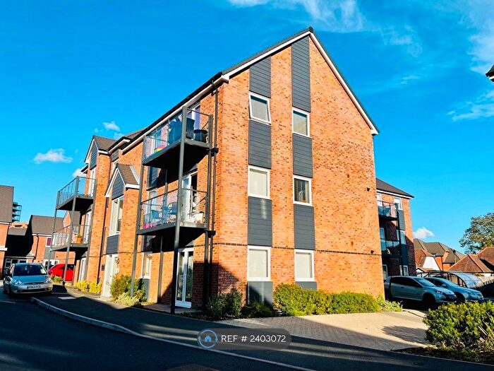 2 Bedroom Flat To Rent In Cadet Drive, Shirley, Solihull, B90