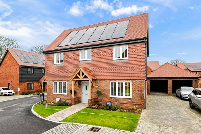 4 Bedroom Detached House For Sale In Coningsby Road, Hawkinge, CT18