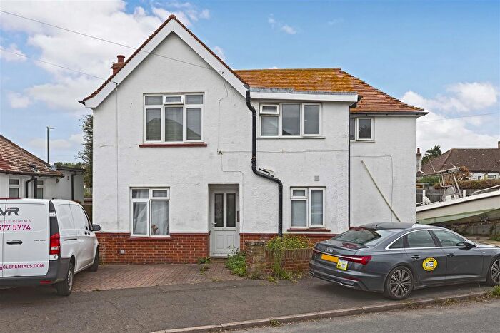 6 Bedroom Property For Sale In West End Way, Lancing, BN15