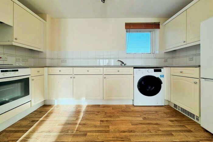 2 Bedroom Flat To Rent In Trelawney Place, Chafford Hundred, RM16