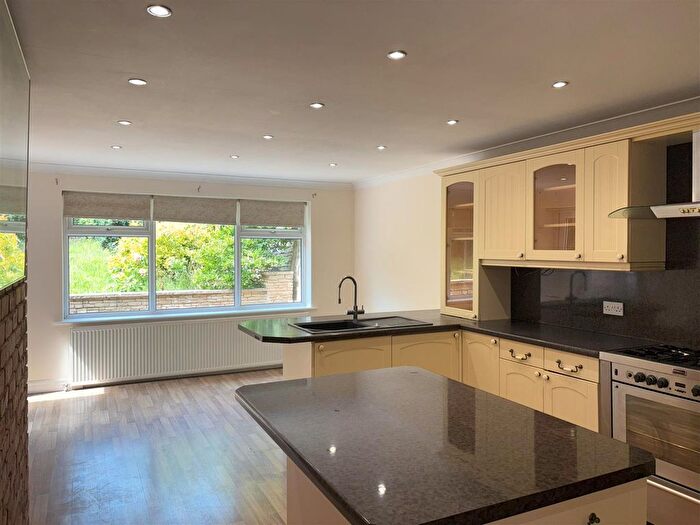 4 Bedroom Detached House For Sale In Keswick Avenue, Gatley, SK8
