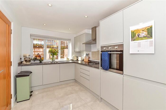 3 Bedroom Terraced House For Sale In Hillcrest, Tunbridge Wells, Kent, TN4