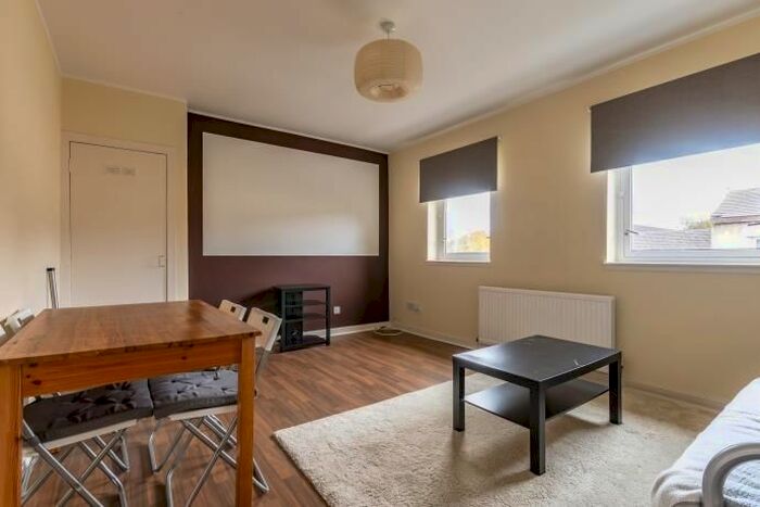 3 Bedroom Flat To Rent In West Pilton Avenue, Edinburgh, EH4
