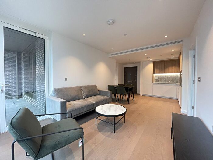 2 Bedroom Flat To Rent In Gasholder Place, London, SE11
