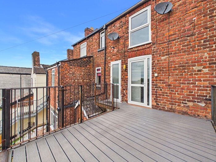 2 Bedroom Flat To Rent In Elliott Street, Tyldesley, M29