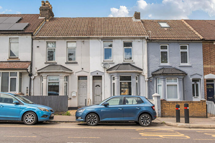 3 Bedroom Terraced House For Sale In Cuxton Road, Rochester, Kent, ME2