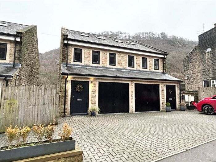 5 Bedroom Semi-Detached House For Sale In Oakville Road, Hebden Bridge, HX7