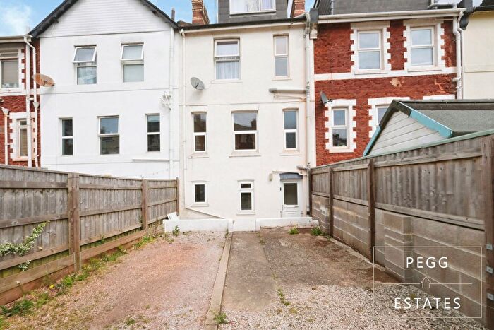 2 Bedroom Flat For Sale In Mallock Road, Torquay, TQ2