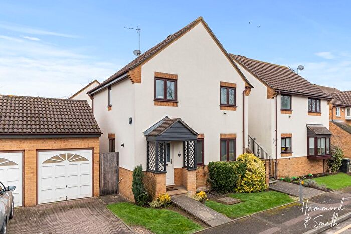 2 Bedroom Maisonette For Sale In Slade End, Theydon Bois, CM16