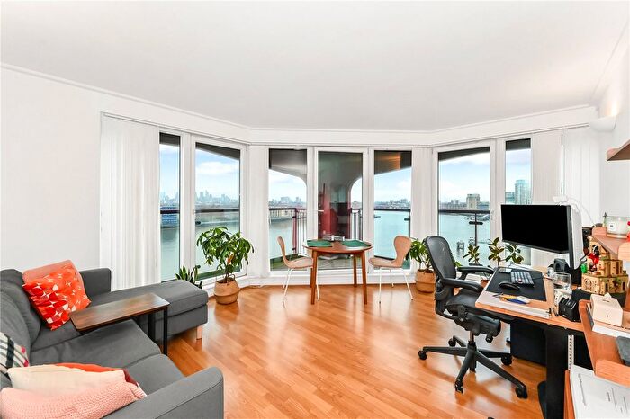 2 Bedroom Flat For Sale In Seacon Tower, Hutchings Street, London, E14