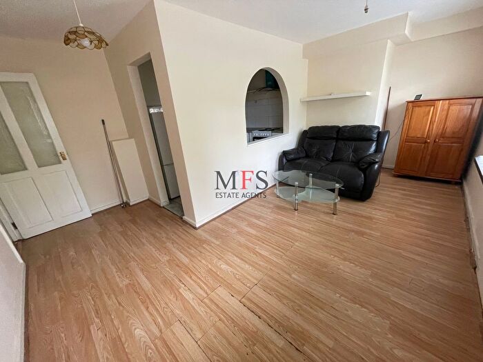 2 Bedroom Flat To Rent In Horsenden Lane North, Greenford, UB6
