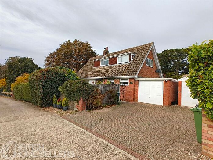 3 Bedroom Bungalow For Sale In Temple Close, Weybourne, Holt, Norfolk, NR25