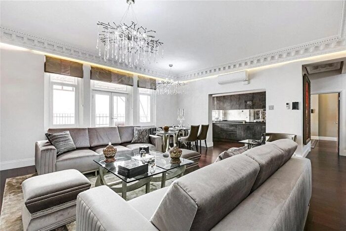 3 Bedroom Flat To Rent In Palace Gate, South Kensington, W8