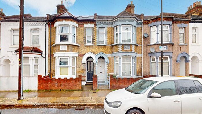 4 Bedroom Terraced House For Sale In Khartoum Road, Plaistow, E13