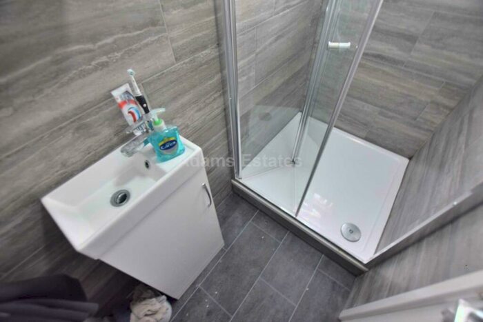 7 Bedroom End Of Terrace House To Rent In Erleigh Road, Reading, RG1