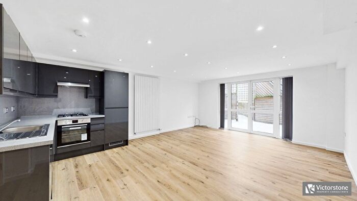 2 Bedroom Flat To Rent In Westferry House, Canary Wharf, London, E14