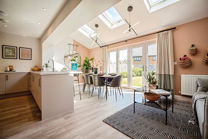 3 Bedroom Semi Detached House For Sale In Edgelake, Sittingbourne, ME10