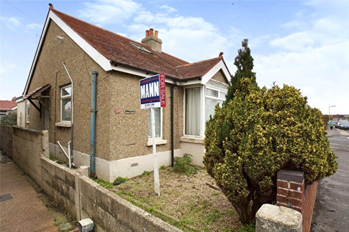 3 Bedroom Bungalow For Sale In Southcroft Road, Gosport, Hampshire, PO12