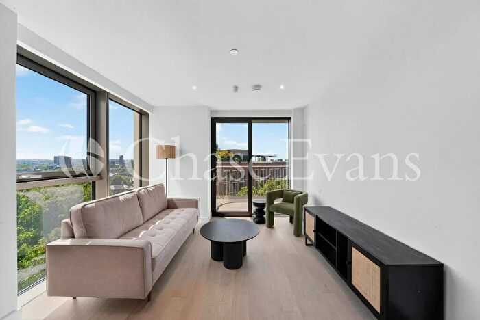 1 Bedroom Flat To Rent In Arbour Heights, Heygate Street, Elephant & Castle, London, SE17