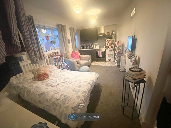 Studio To Rent In Hillingdon Hill, Uxbridge, UB10